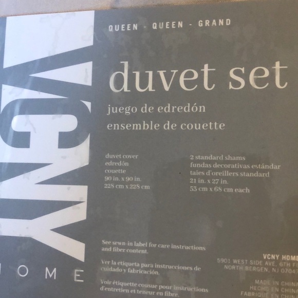 VCNY Queen Duvet Set - duvet cover and 2 standard shams - Taupe color - NEW - Picture 3 of 5